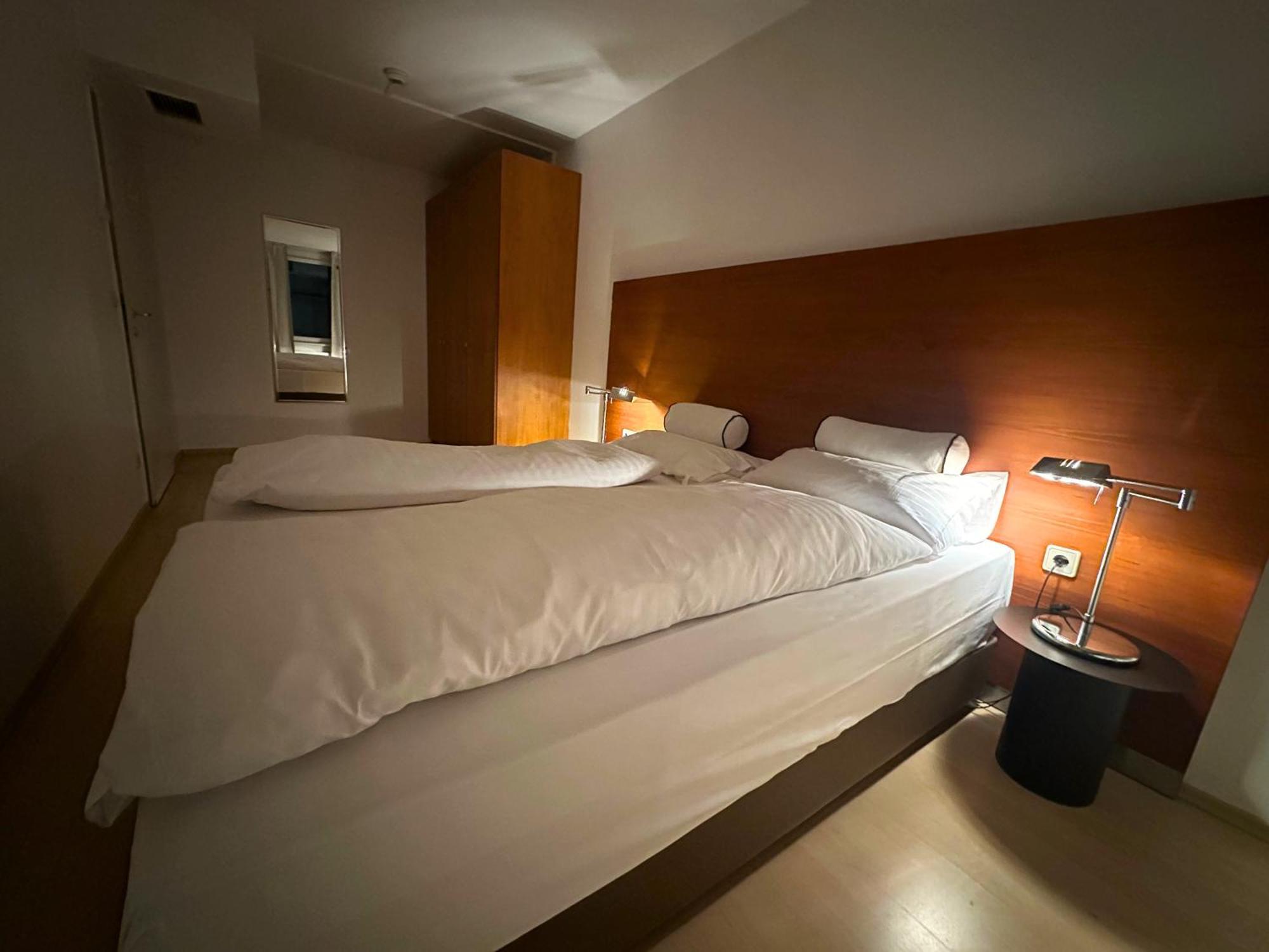 Apartament Eqbase *