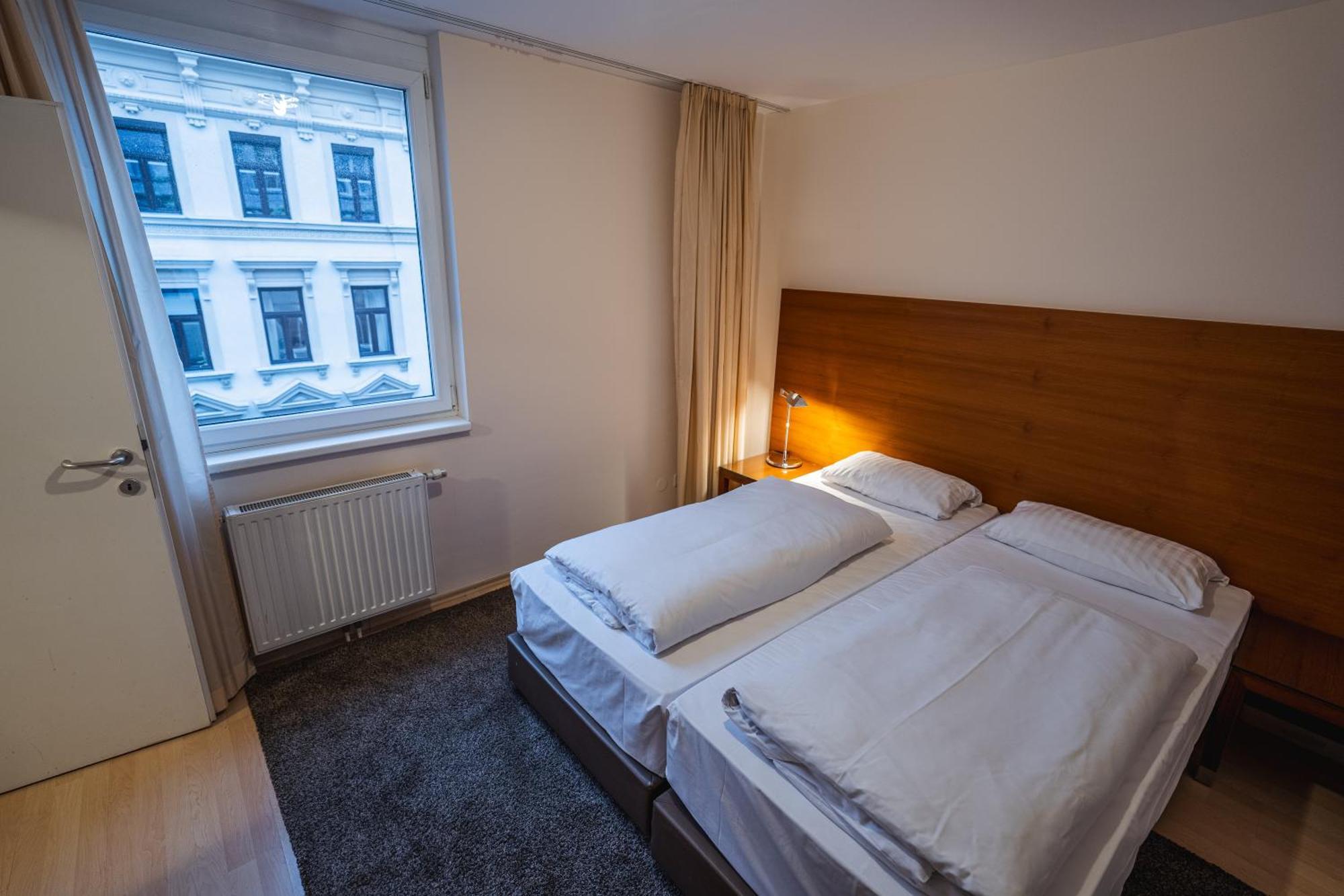 Apartament Eqbase *